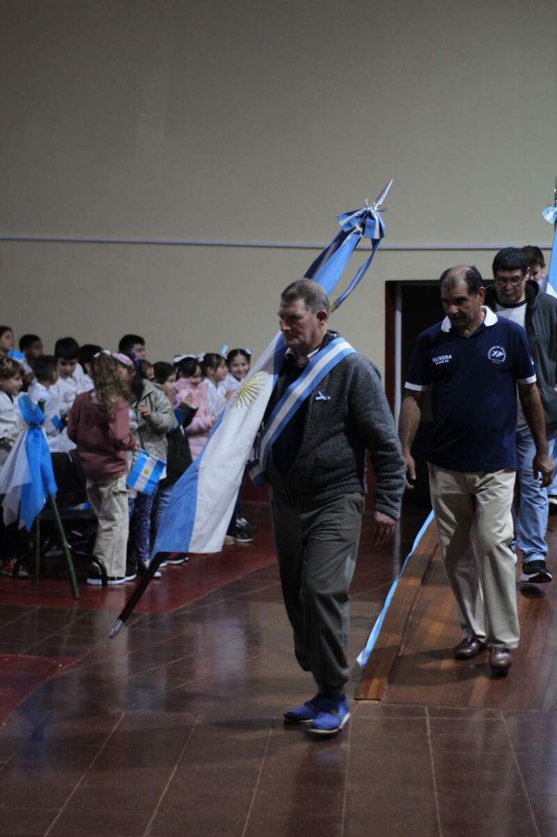 Campo Grande: “Nuestra bandera se refleja en el cielo y en nuestra patria con unos valores grandísimos”, dijo el intendente Sartori 17 Campo Grande: “Nuestra bandera se refleja en el cielo y en nuestra patria con unos valores grandísimos”, dijo el intendente Sartori imagen-16