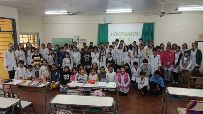 Guardaparques brindaron una charla sobre el compromiso con el medio ambiente para alumnos de Puerto Leoni imagen-22