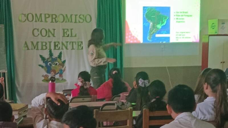 Guardaparques brindaron una charla sobre el compromiso con el medio ambiente para alumnos de Puerto Leoni imagen-2