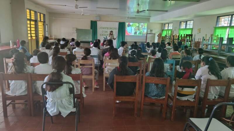 Guardaparques brindaron una charla sobre el compromiso con el medio ambiente para alumnos de Puerto Leoni imagen-8