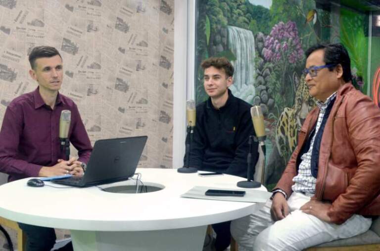 Estudiante francés desarrolla su pasantía en Leandro N. Alem para capacitarse en construcción con madera ecológica en K&K Construcciones imagen-39