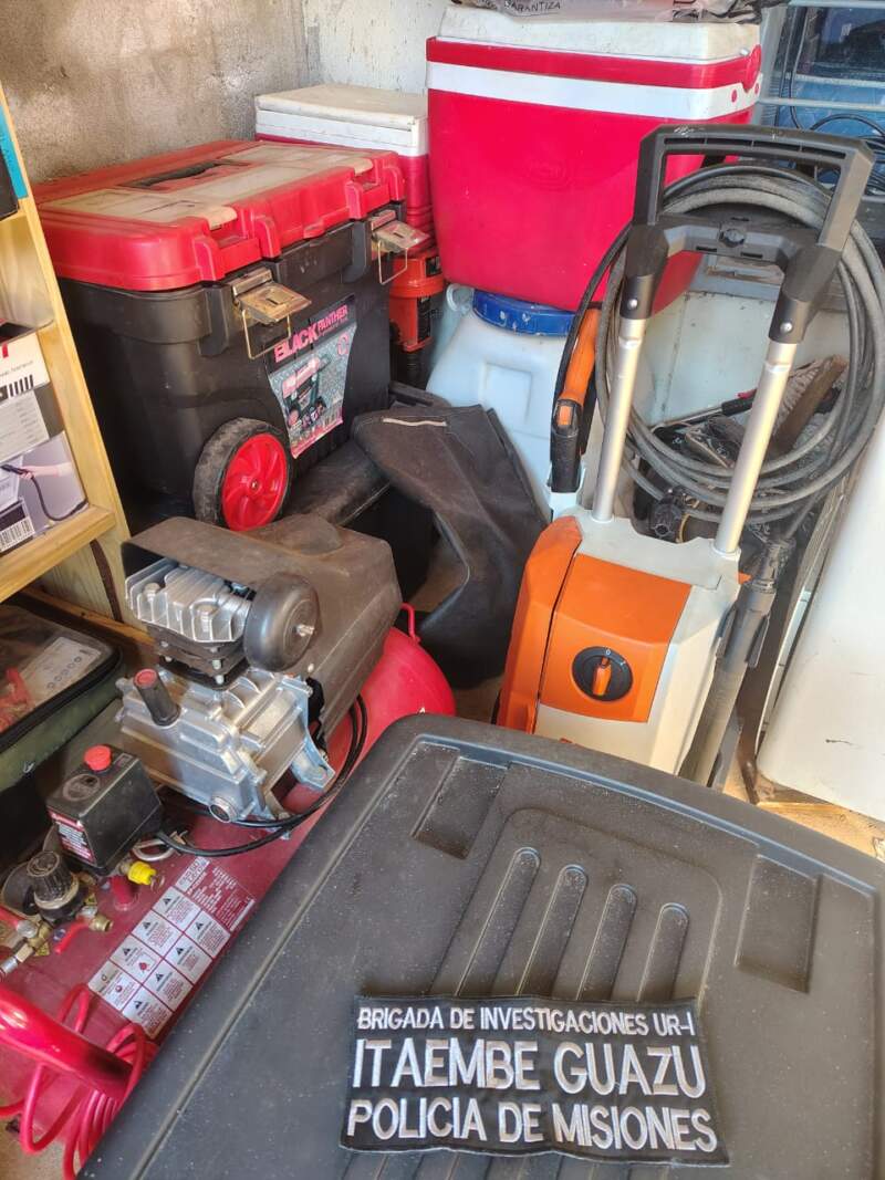 Desbaratan la banda narco de Itaembé: tenían una caja fuerte con droga, también objetos robados 5 Desbaratan la banda narco de Itaembé: tenían una caja fuerte con droga, también objetos robados imagen-4