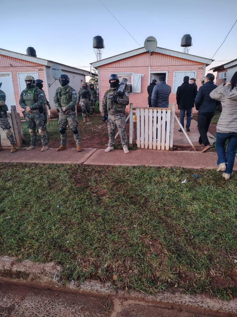 Desbaratan la banda narco de Itaembé: tenían una caja fuerte con droga, también objetos robados 11 Desbaratan la banda narco de Itaembé: tenían una caja fuerte con droga, también objetos robados imagen-10