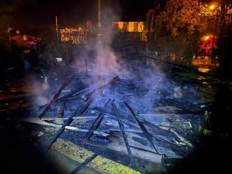 Intervenciones policiales y de emergencia en Posadas y Oberá: rescate tras despiste y dos incendios domiciliarios imagen-13