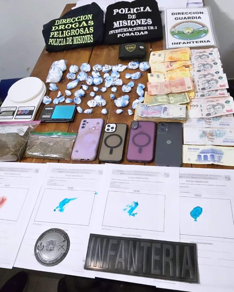 Posadas: desarticularon dos "narcobúnkers" y detuvieron a dos dealers, secuestrando cocaína, marihuana, dinero y joyas 3 Posadas: desarticularon dos "narcobúnkers" y detuvieron a dos dealers, secuestrando cocaína, marihuana, dinero y joyas imagen-2