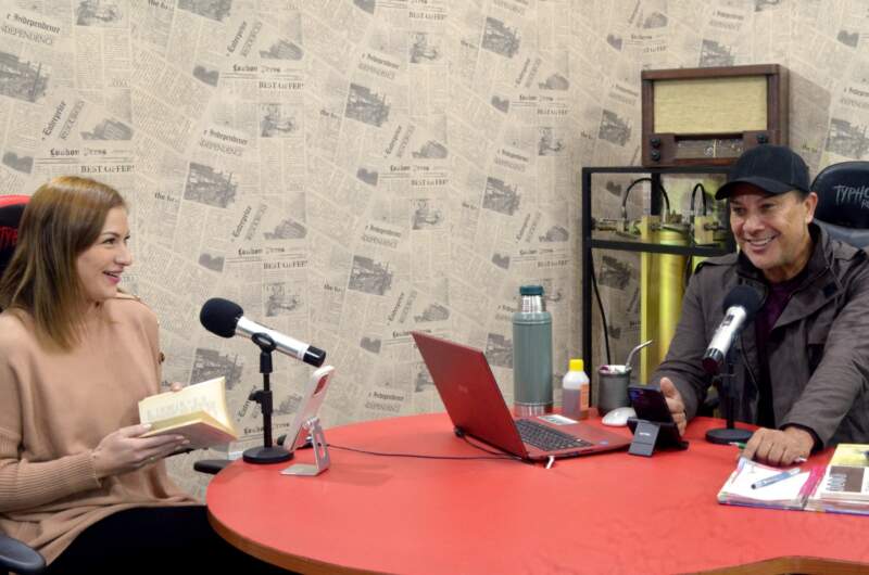 Recomiendan la novela “La gente feliz lee y toma café” de Agnès Martin-Lugand, una historia sobre duelo y reconstrucción personal imagen-4