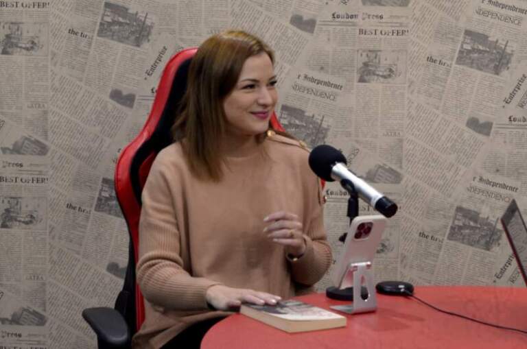 Recomiendan la novela “La gente feliz lee y toma café” de Agnès Martin-Lugand, una historia sobre duelo y reconstrucción personal imagen-42