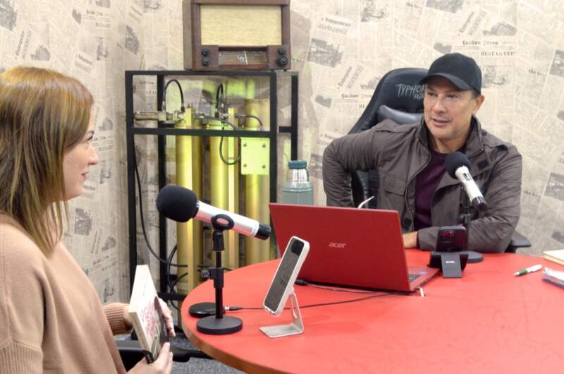 Recomiendan la novela “La gente feliz lee y toma café” de Agnès Martin-Lugand, una historia sobre duelo y reconstrucción personal imagen-10