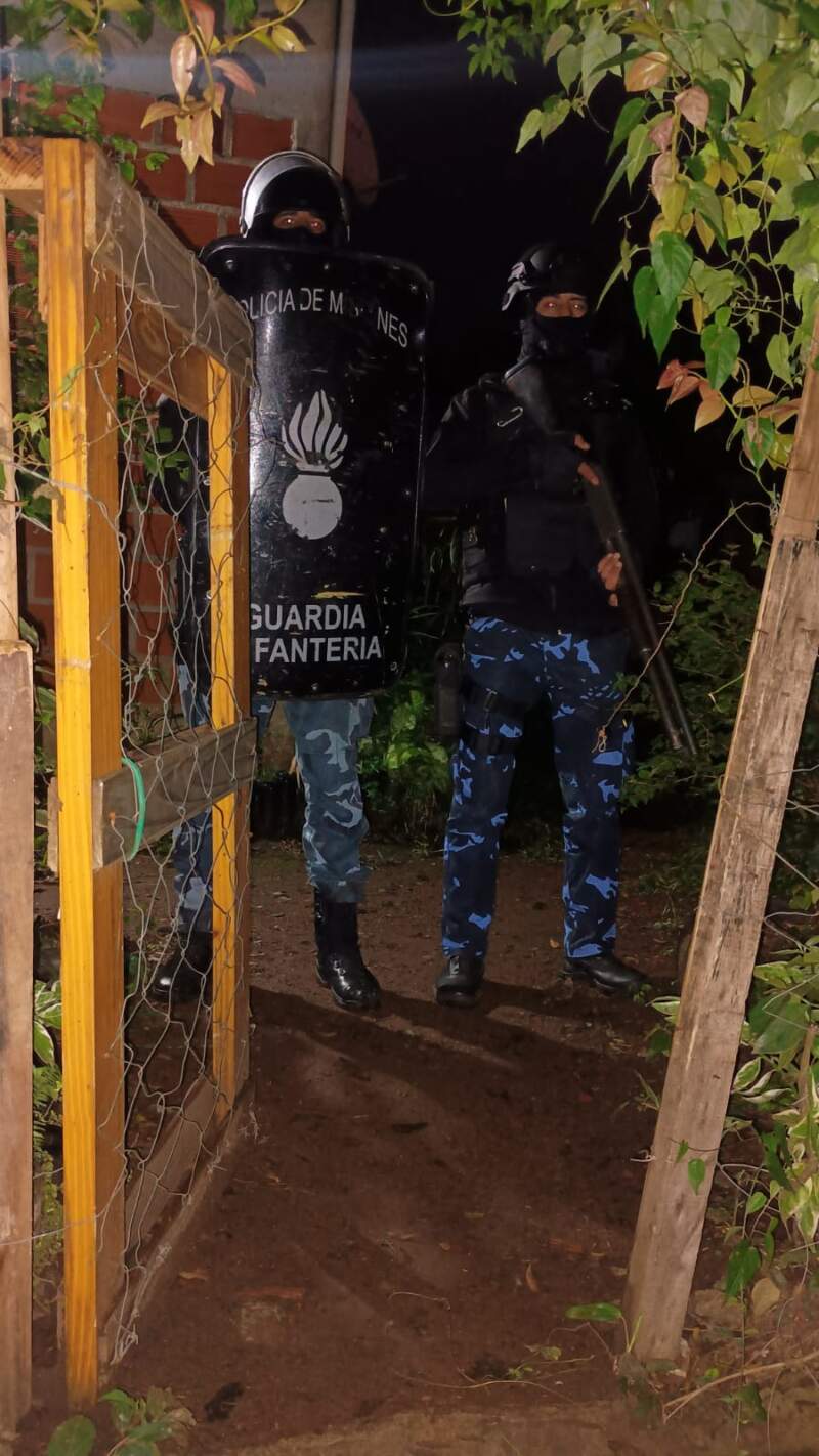 Golpe al crimen organizado: 12 detenidos, 13 allanamientos y un arsenal decomisado por la Policía en la capital 7 Golpe al crimen organizado: 12 detenidos, 13 allanamientos y un arsenal decomisado por la Policía en la capital imagen-6