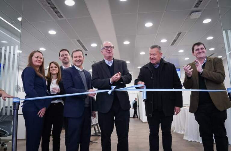 Passalacqua acompañó la inauguración de la nueva sede del banco Macro en 25 de Mayo imagen-46