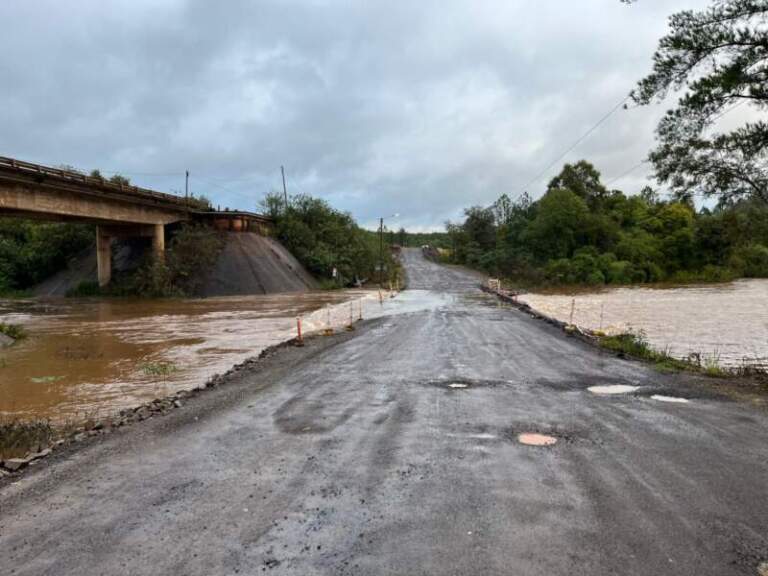 Rehabilitan el tránsito sobre el arroyo Tabay en la Ruta Provincial 7 imagen-50