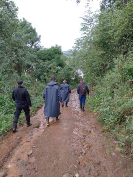 Continúa la búsqueda de un joven que cayó al río Uruguay en El Soberbio Continúa la búsqueda de un joven que cayó al río Uruguay en El Soberbio imagen-3