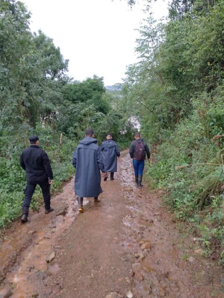 Continúa la búsqueda de un joven que cayó al río Uruguay en El Soberbio imagen-43
