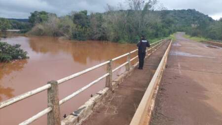Por la crecida del río Uruguay está inhabilitado el Paso Fronterizo de Puerto Panambí y se activó el Comité de Emergencia Por la crecida del río Uruguay está inhabilitado el Paso Fronterizo de Puerto Panambí y se activó el Comité de Emergencia imagen-1