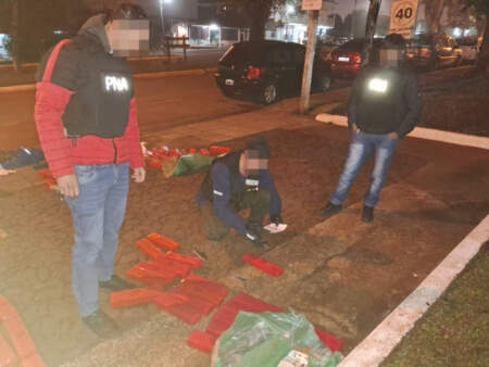 Secuestran más de 300 kilos de droga en la zona del Alto Uruguay Secuestran más de 300 kilos de droga en la zona del Alto Uruguay imagen-7