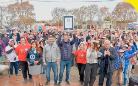 Concepción del Uruguay rompió un Récord Guinness con más de 8.600 kilos de pollo asado imagen-3