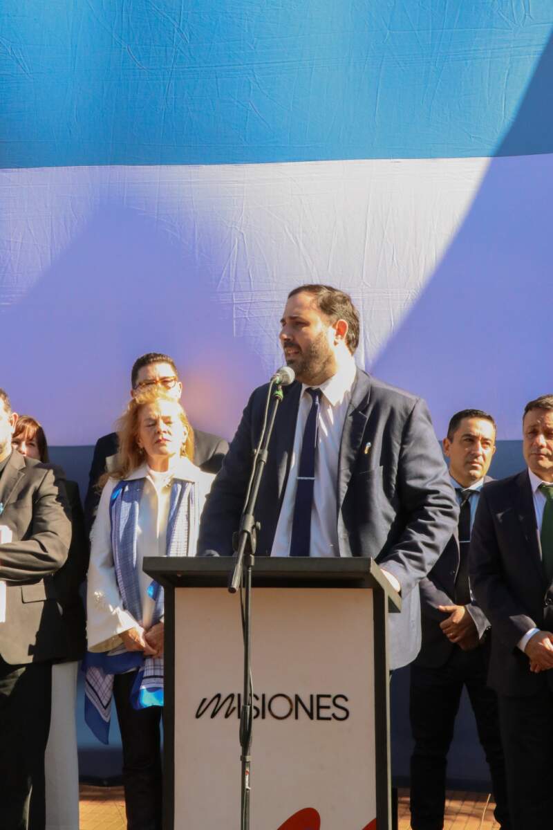 Día de la Independencia: “Hay que sacarse las banderas políticas y ponerse la bandera que es la celeste y blanca”, pidió Sebely imagen-8