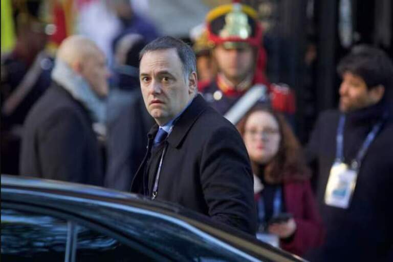 El Gobierno pasó de la desmentida al silencio por el equipaje sin control del avión de Leandro Scatturice El Gobierno pasó de la desmentida al silencio por el equipaje sin control del avión de Leandro Scatturice imagen-20