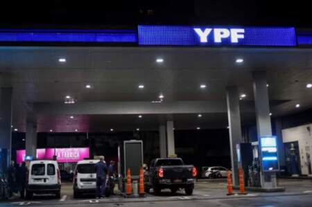 La venta de combustibles durante la madrugada en las estaciones de servicio de YPF creció un 25% imagen-10