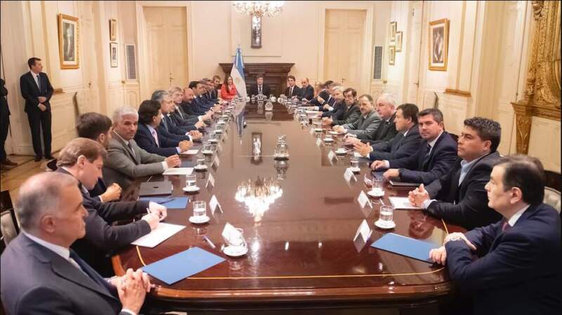 El Gobierno espera la ventana política que le permita retomar el diálogo con los envalentonados gobernadores El Gobierno espera la ventana política que le permita retomar el diálogo con los envalentonados gobernadores imagen-1