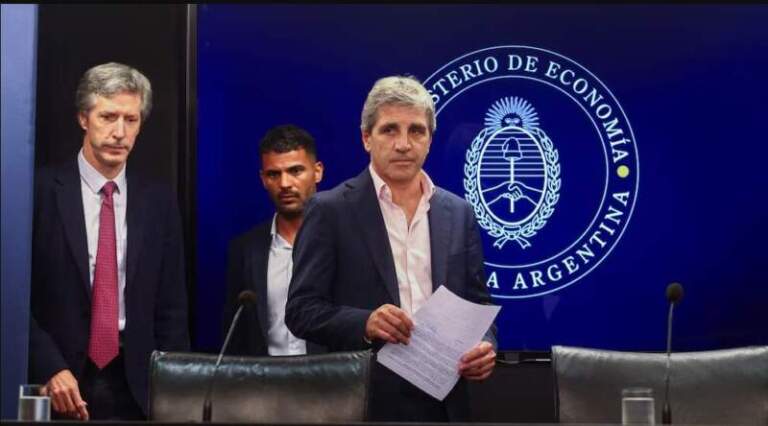 El Gobierno subió las tasas, aspiró pesos y ahora monitorea el impacto de la tensión cambiaria en los precios imagen-38