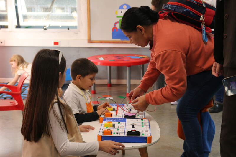Con una gran convocatoria se vivió la experiencia TecnoTravesía en la Escuela de Robótica de Misiones imagen-4