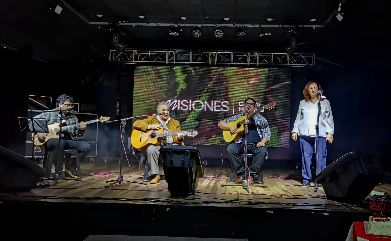 "Pato" García celebró sus 80 años con música y amigos imagen-4