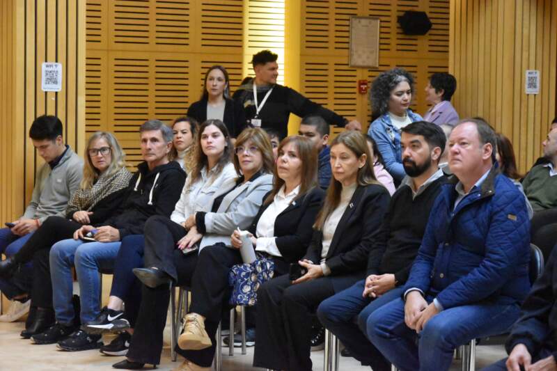 "Patria": una obra con profundo sentido federal llegó a la Legislatura de Misiones 9 "Patria": una obra con profundo sentido federal llegó a la Legislatura de Misiones imagen-8