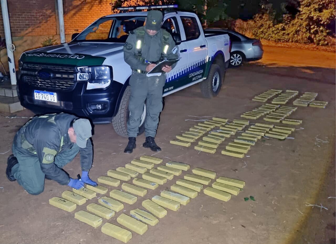 Decomisan 389 kilos de marihuana como resultado de dos procedimientos en Misiones Decomisan 389 kilos de marihuana como resultado de dos procedimientos en Misiones imagen-1
