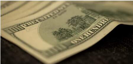 El dólar oficial repuntó y en el Banco Nación se arrimó a los $1.300, pese a la súper tasa que pagó el Tesoro al mercado imagen-2