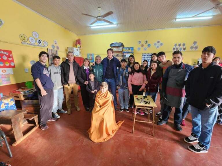 En Apóstoles, más de 600 vecinos se sumaron a los servicios integrales que brindó el programa Estamos con Vos imagen-39