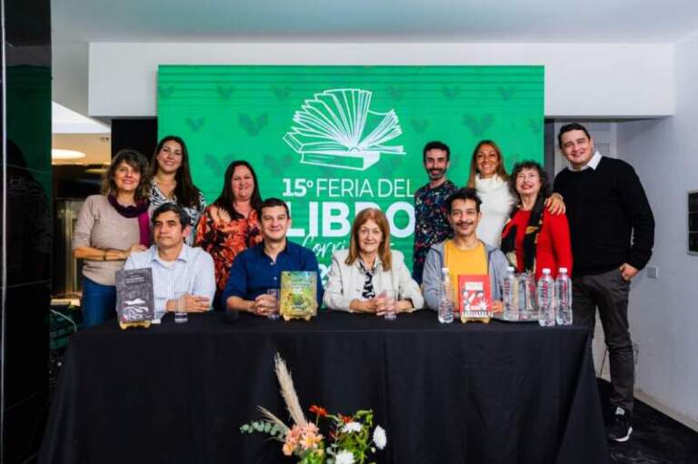 Autores misioneros presentaron sus obras en la XV Feria del Libro de Corrientes y fortalecieron la integración regional imagen-40