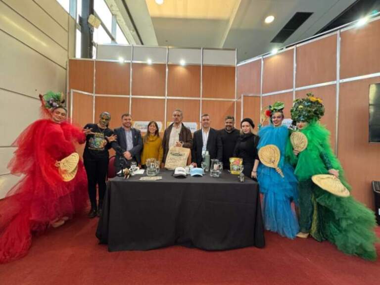 Misiones lanzó su temporada de Invierno en la feria «Caminos y Sabores» Misiones lanzó su temporada de Invierno en la feria "Caminos y Sabores" imagen-35