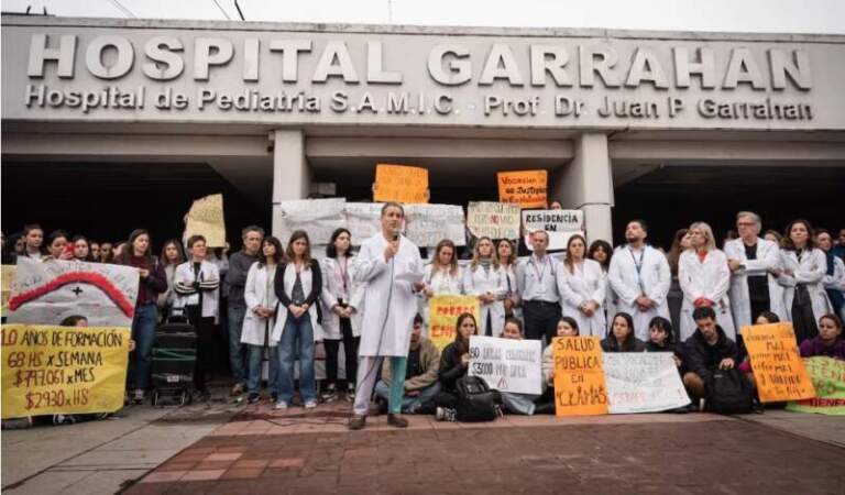 Reclamo por el Garrahan y el desfinanciamiento de la salud pública nacional imagen-34