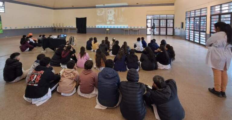 Adicciones y juego de apuestas, siguen como prioridad en las charlas de programa del Iplyc imagen-49