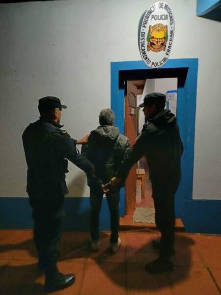 Pastor evangélico discutió con un vecino para evitar que se enganchara a red eléctrica del templo, se descompensó, murió y ahora investigan el hecho como homicidio Pastor evangélico discutió con un vecino para evitar que se enganchara a red eléctrica del templo, se descompensó, murió y ahora investigan el hecho como homicidio imagen-7