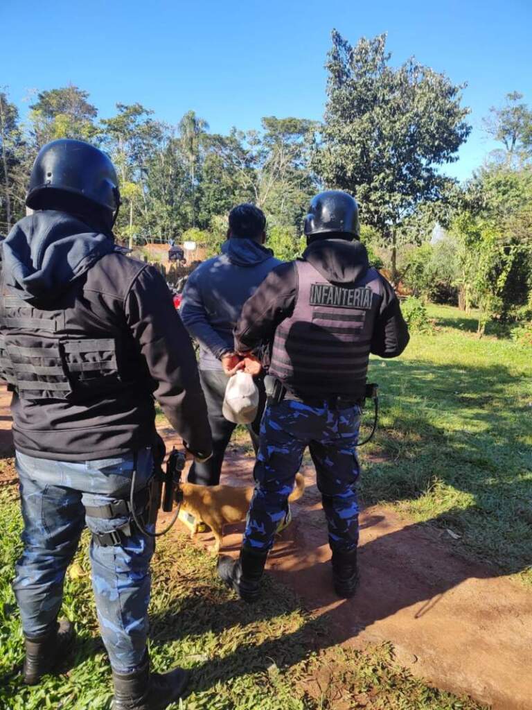Publicaban videos haciendo picadas ilegales y terminaron allanados: un detenido y dos motos secuestradas en Puerto Iguazú imagen-14