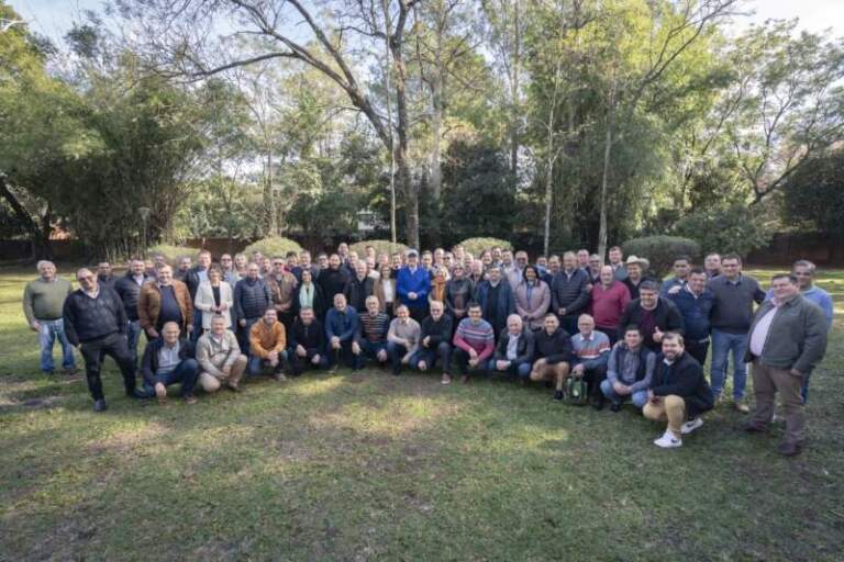 Passalacqua se reunió con jefes comunales de toda la provincia: «Son la piedra basal del misionerismo» Passalacqua se reunió con jefes comunales de toda la provincia: "Son la piedra basal del misionerismo" imagen-16