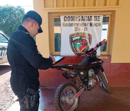 La Policía de Misiones localizó una Honda Tornado robada en La Plata durante recorridas preventivas en Gobernador Roca La Policía de Misiones localizó una Honda Tornado robada en La Plata durante recorridas preventivas en Gobernador Roca imagen-1