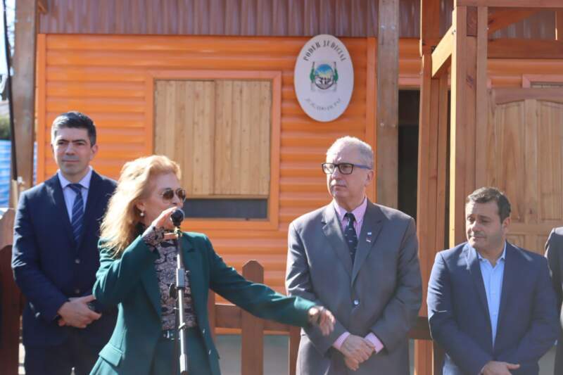 "Sin entrometernos y respetándonos, en Misiones los tres Poderes del Estado trabajamos en conjunto por el bienestar de nuestra gente", dijo Passalacqua 17 "Sin entrometernos y respetándonos, en Misiones los tres Poderes del Estado trabajamos en conjunto por el bienestar de nuestra gente", dijo Passalacqua imagen-16