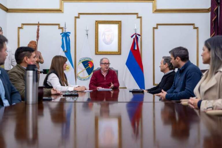 Gobierno firma convenio con el Banco Macro para implementar en Misiones el programa «Cuentas Sanas», una propuesta de educación financiera Gobierno firma convenio con el Banco Macro para implementar en Misiones el programa "Cuentas Sanas", una propuesta de educación financiera imagen-22