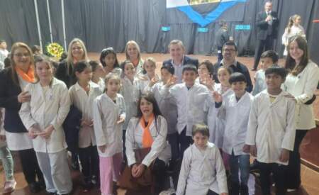 Emotivo acto por el Día de la Independencia en Campo Grande Emotivo acto por el Día de la Independencia en Campo Grande imagen-2