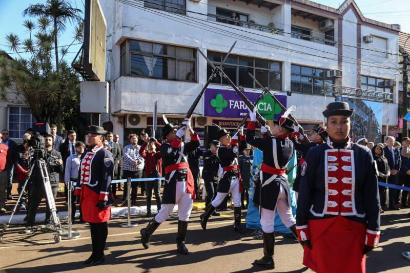 "El poder central debe respetar y entender que las Provincias somos preexistentes a la Nación, nosotros la creamos", dijo Passalacqua en el acto por el Día de la Independencia 17 "El poder central debe respetar y entender que las Provincias somos preexistentes a la Nación, nosotros la creamos", dijo Passalacqua en el acto por el Día de la Independencia imagen-16