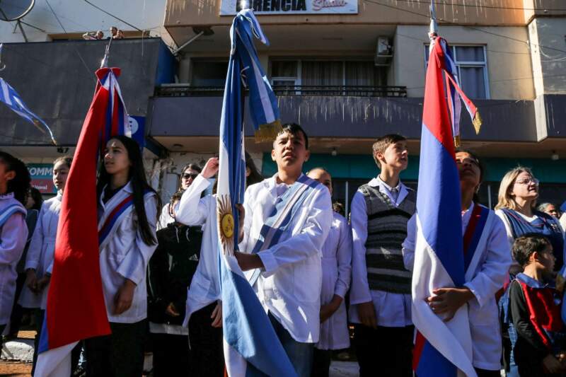 "El poder central debe respetar y entender que las Provincias somos preexistentes a la Nación, nosotros la creamos", dijo Passalacqua en el acto por el Día de la Independencia 19 "El poder central debe respetar y entender que las Provincias somos preexistentes a la Nación, nosotros la creamos", dijo Passalacqua en el acto por el Día de la Independencia imagen-18