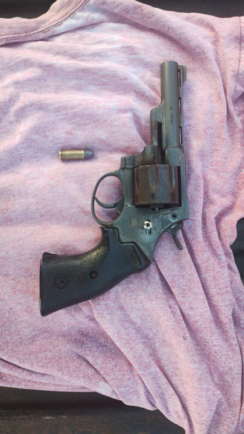 Allanamiento en Garuhapé: secuestraron un arma de fuego y dosis de marihuana 3 Allanamiento en Garuhapé: secuestraron un arma de fuego y dosis de marihuana imagen-2