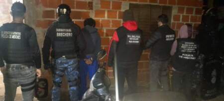 Cayó la banda de la 146: Tres detenidos investigados por robos modalidad “Motochorros” en Posadas imagen-10
