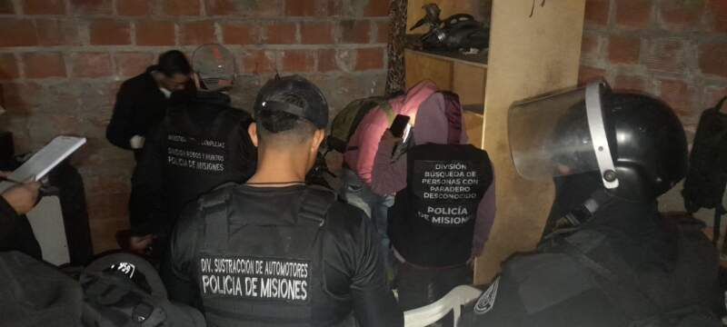 Cayó la banda de la 146: Tres detenidos investigados por robos modalidad “Motochorros” en Posadas 3 Cayó la banda de la 146: Tres detenidos investigados por robos modalidad “Motochorros” en Posadas imagen-2