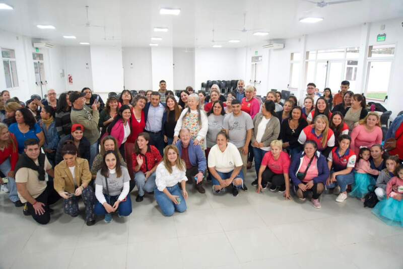 Herrera Ahuad destacó el trabajo de las cocineras comunitarias en el Club Legislativo 7 Herrera Ahuad destacó el trabajo de las cocineras comunitarias en el Club Legislativo imagen-6