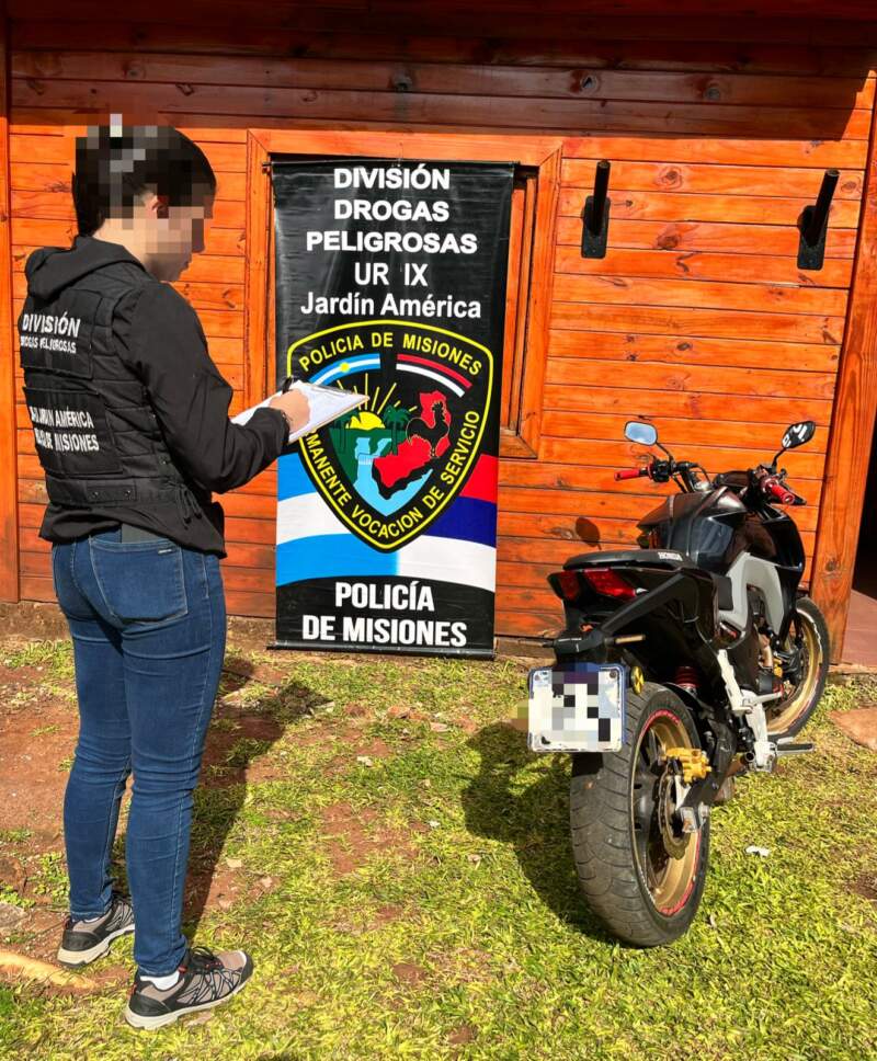 Intervención de patrullas policiales dejó varios detenidos y vehículos secuestrados en Misiones 5 Intervención de patrullas policiales dejó varios detenidos y vehículos secuestrados en Misiones imagen-4
