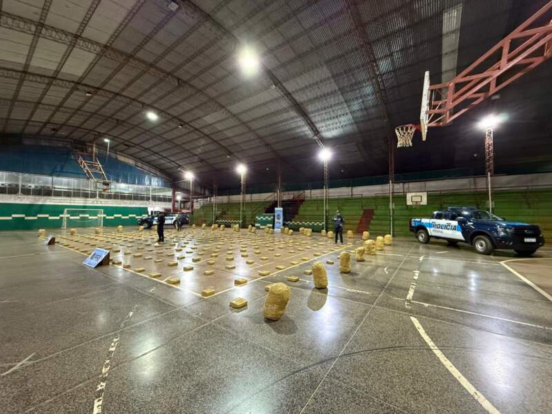 La Policía Federal secuestró más de una tonelada de marihuana en Puerto Esperanza 3 La Policía Federal secuestró más de una tonelada de marihuana en Puerto Esperanza imagen-2